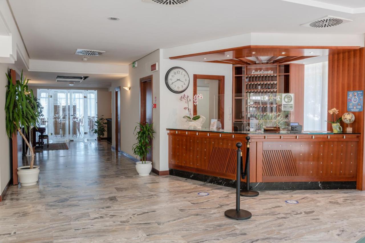 Hotel Audi Frontemare Rimini Zewnętrze zdjęcie