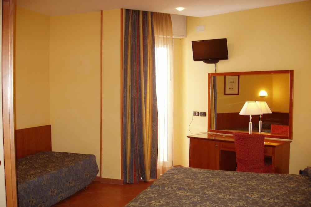 Hotel Audi Frontemare Rimini Zewnętrze zdjęcie
