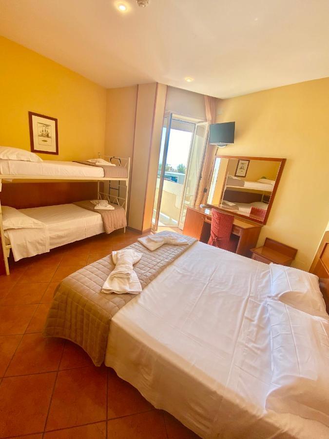 Hotel Audi Frontemare Rimini Zewnętrze zdjęcie