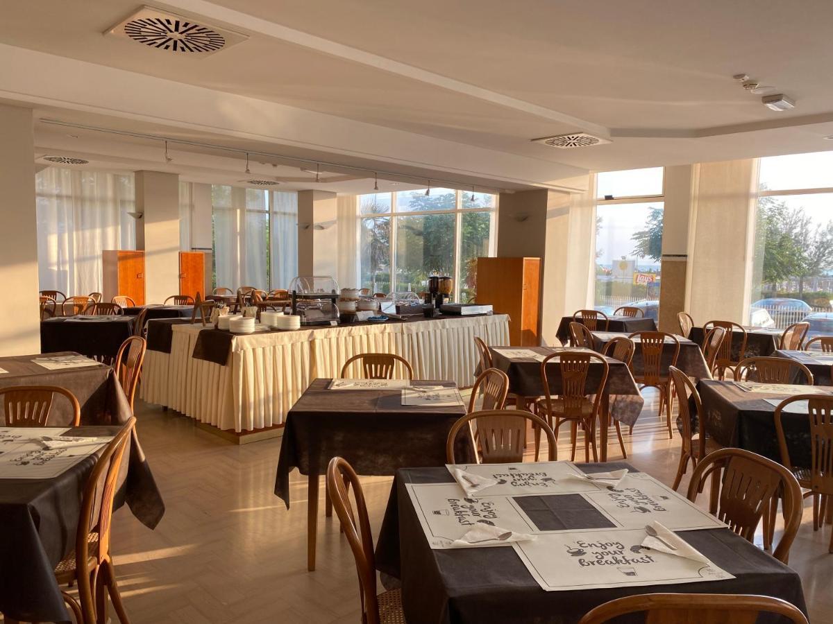 Hotel Audi Frontemare Rimini Zewnętrze zdjęcie