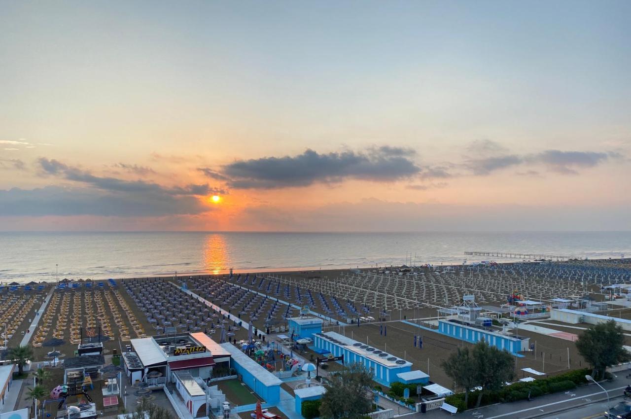 Hotel Audi Frontemare Rimini Zewnętrze zdjęcie