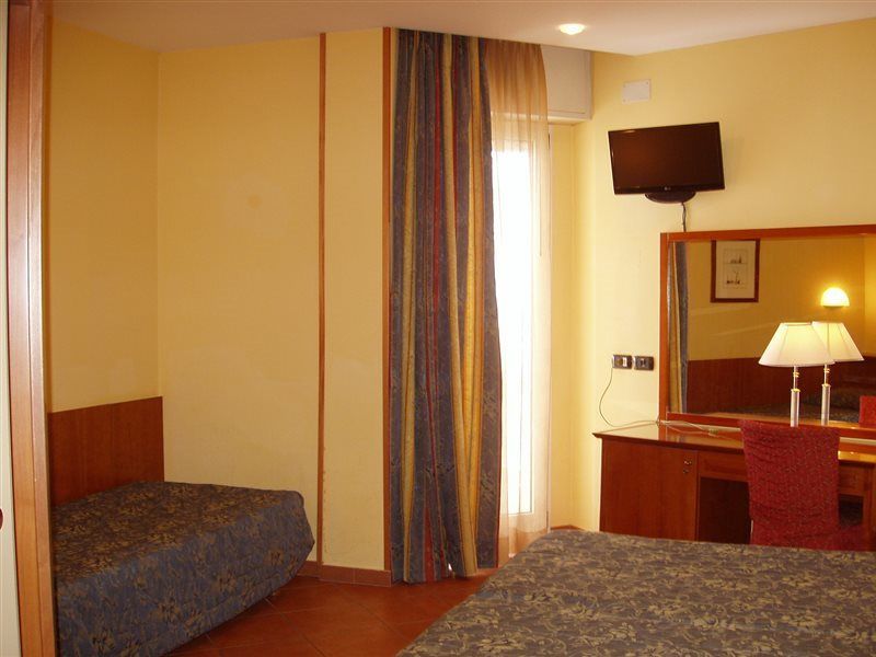Hotel Audi Frontemare Rimini Zewnętrze zdjęcie